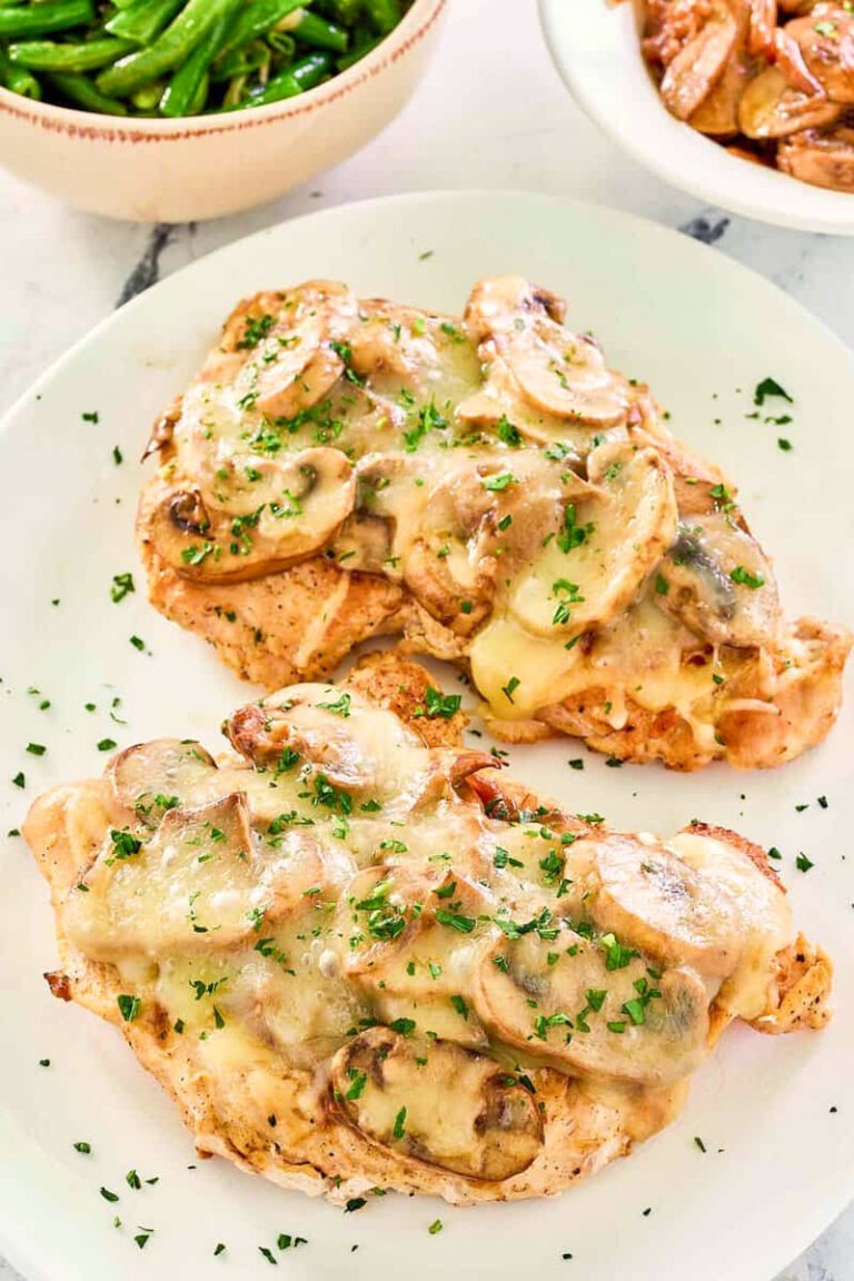 Delicious Texas Roadhouse-Style Smothered Chicken Recipe