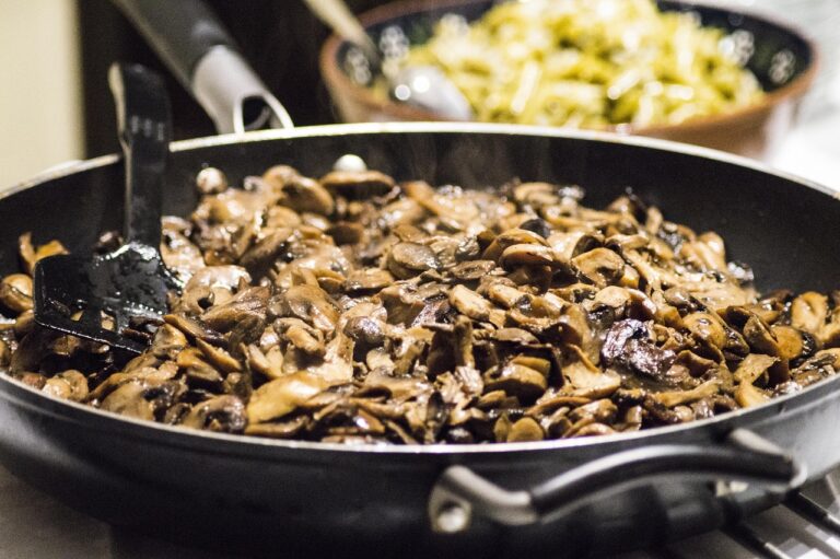 Garlic Mushrooms Cauliflower Skillet: A One-Pan Veggie Sensation