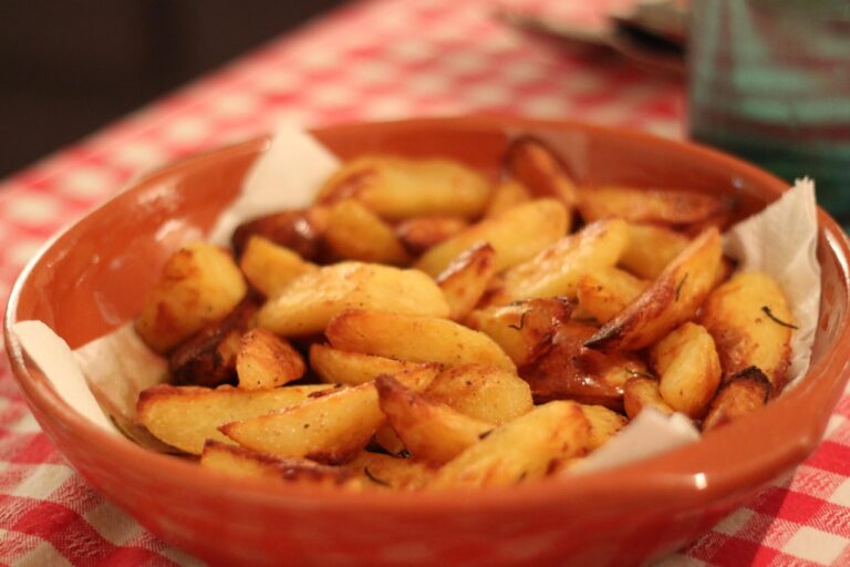 Delicious Rosemary Roasted Potato Peelings Recipe